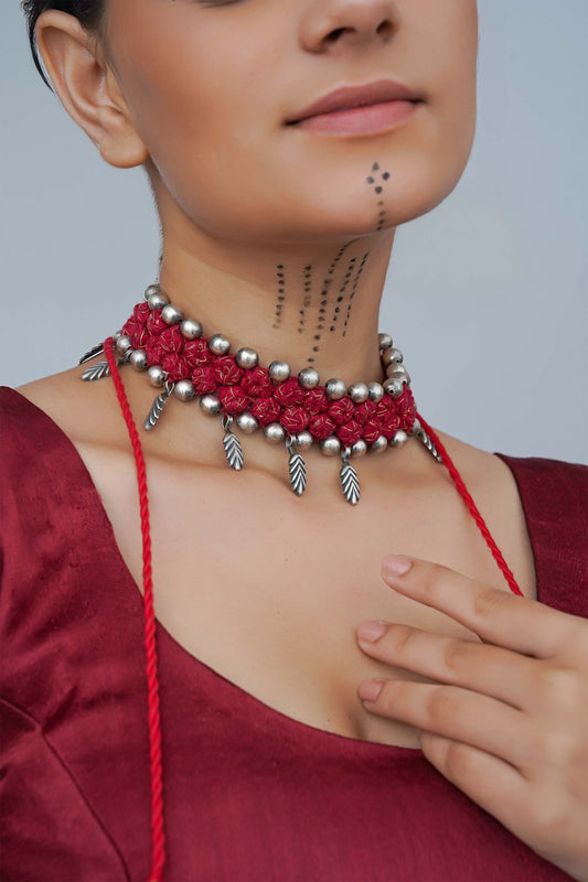 Red Thread Ball Leaf Choker