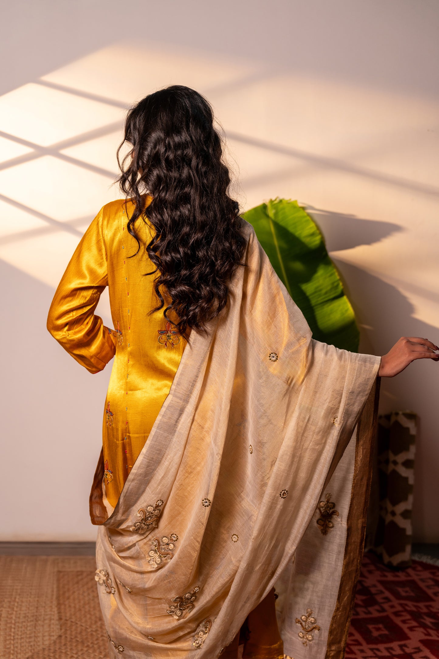 Ivory Tissue Silk Dupatta With Intricate Aari Work