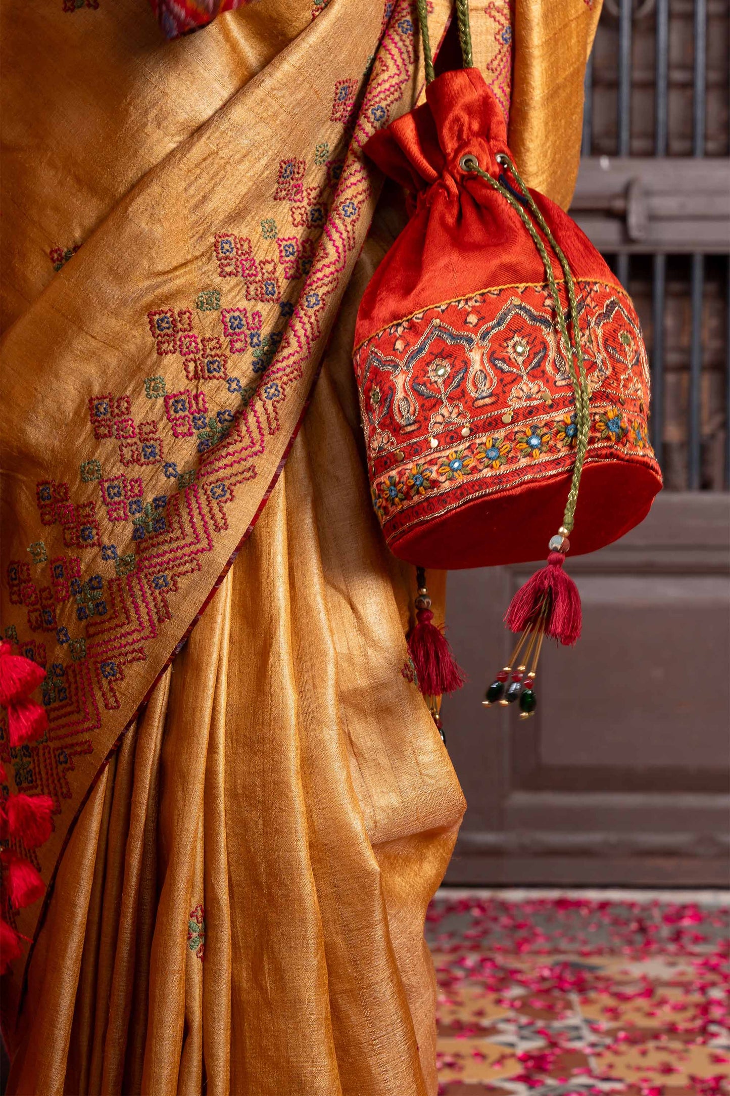 Handwoven Beige Tussar Silk Saree With Dharwadi Embroidery