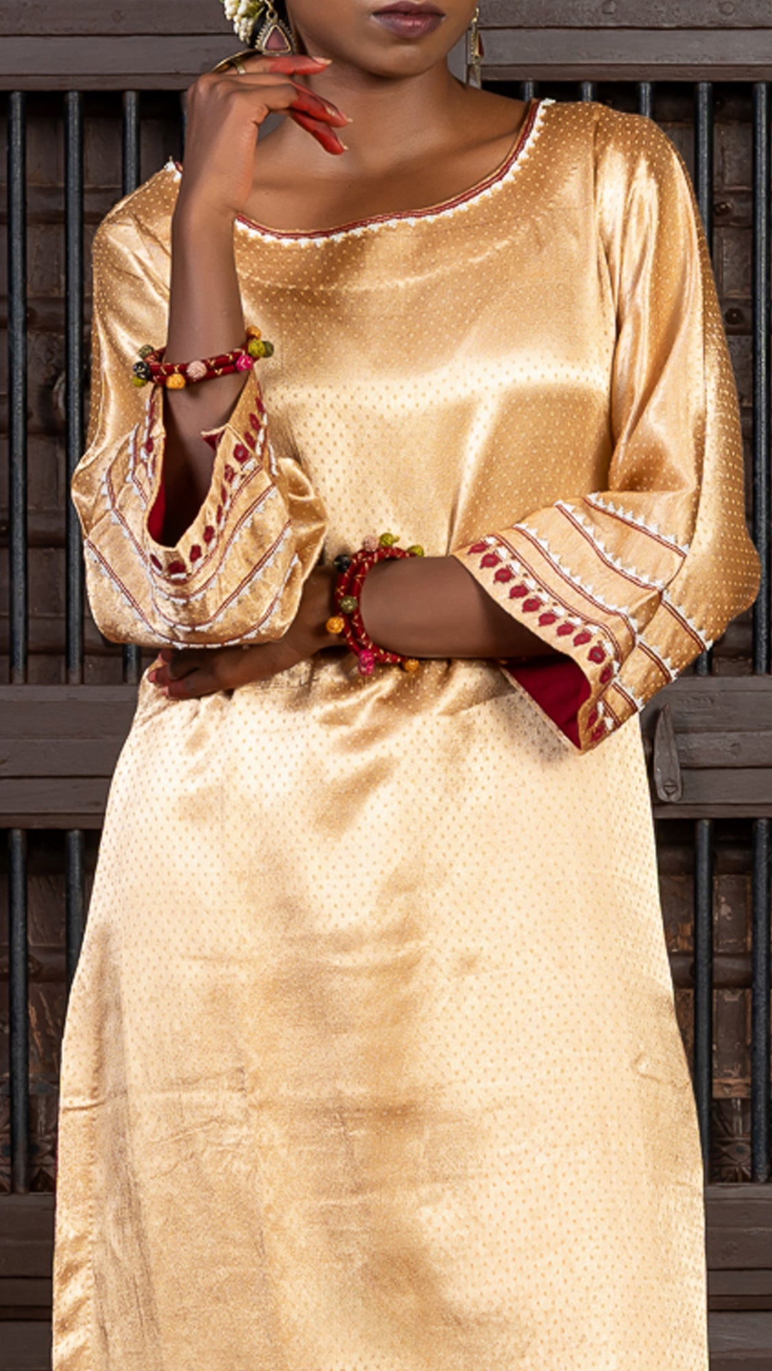 Ivory Mashru Kurta Set with Intricate Aari Threadwork