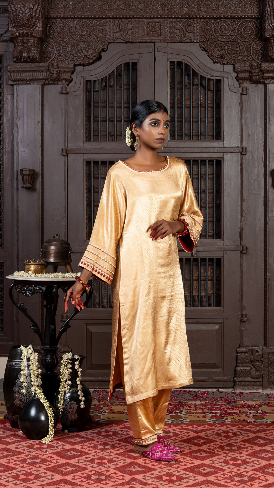Ivory Mashru Kurta Set with Intricate Aari Threadwork