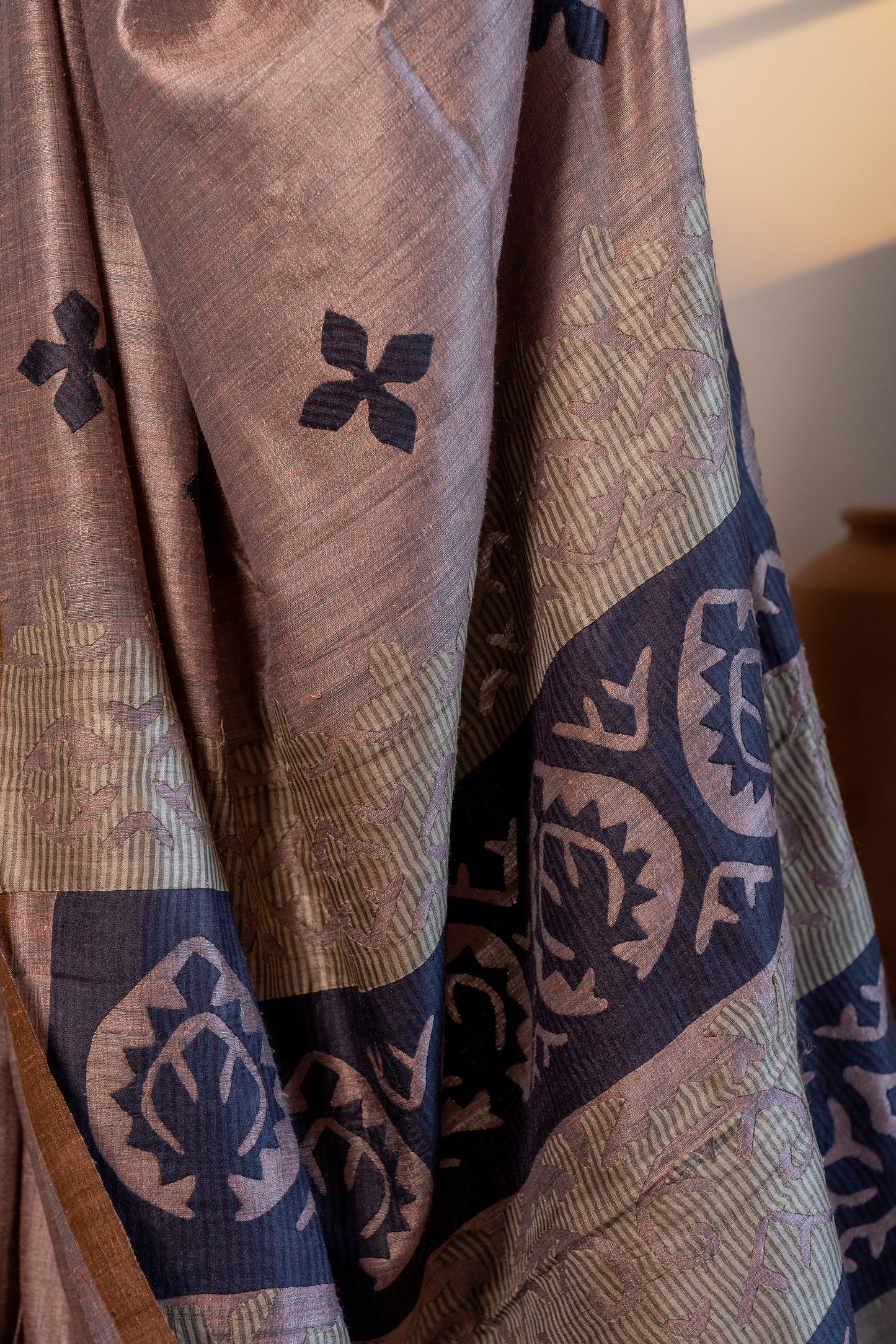 Handcrafted Lavender Tussar Silk Saree – Artisanal Appliqué Elegance