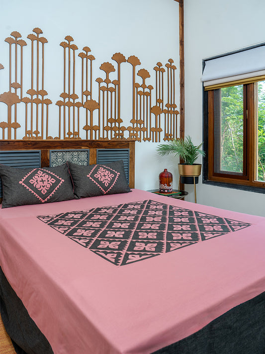 Grey and Peach Checks Floral Bedsheet Set