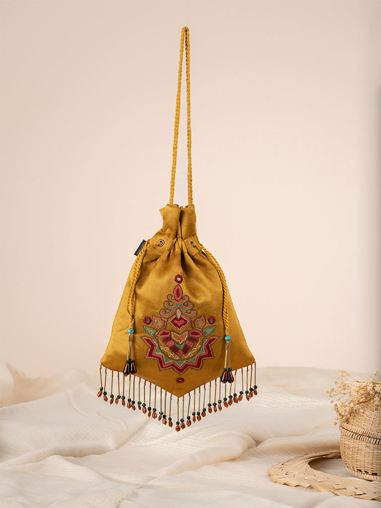 Pentagonal With Sujni Hanging Potli