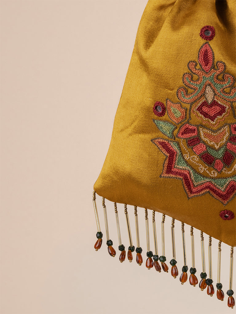 Pentagonal With Sujni Hanging Potli