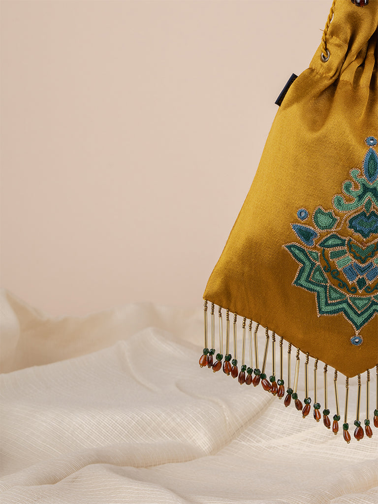 Pentagonal With Sujni Hanging Potli