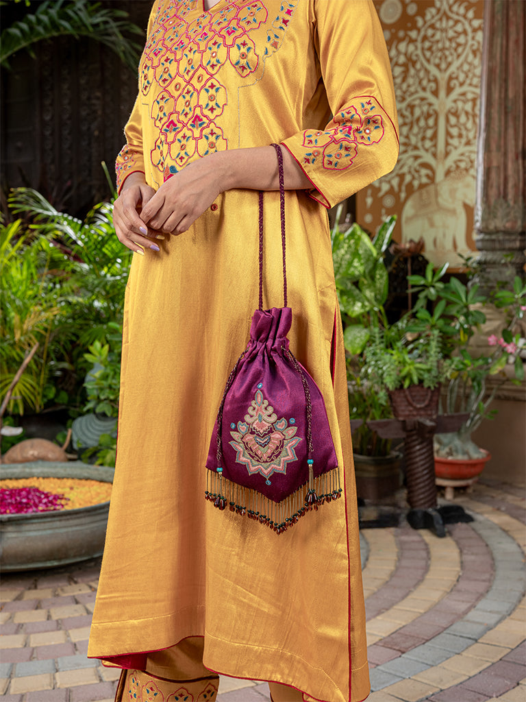 Pentagonal With Sujni Hanging Potli