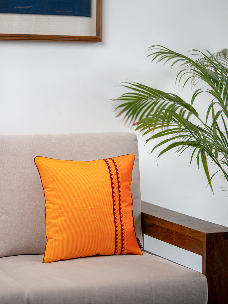 Char Kanguri Cushion Cover