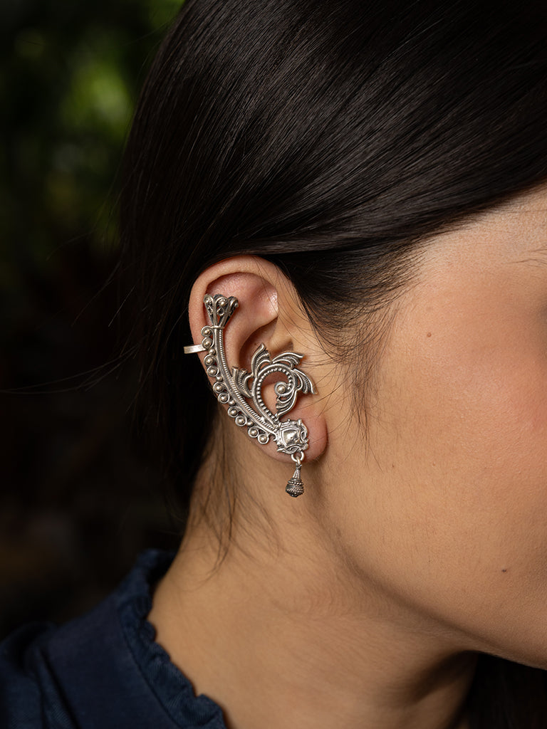 Oxidised Leaf Earcuff