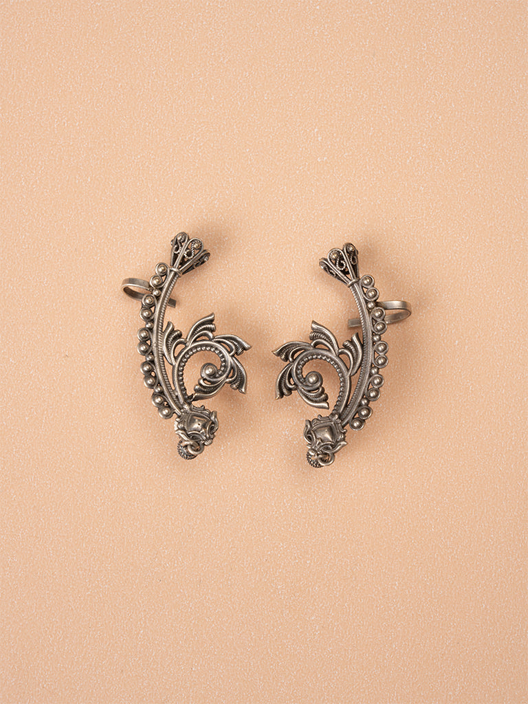 Oxidised Leaf Earcuff