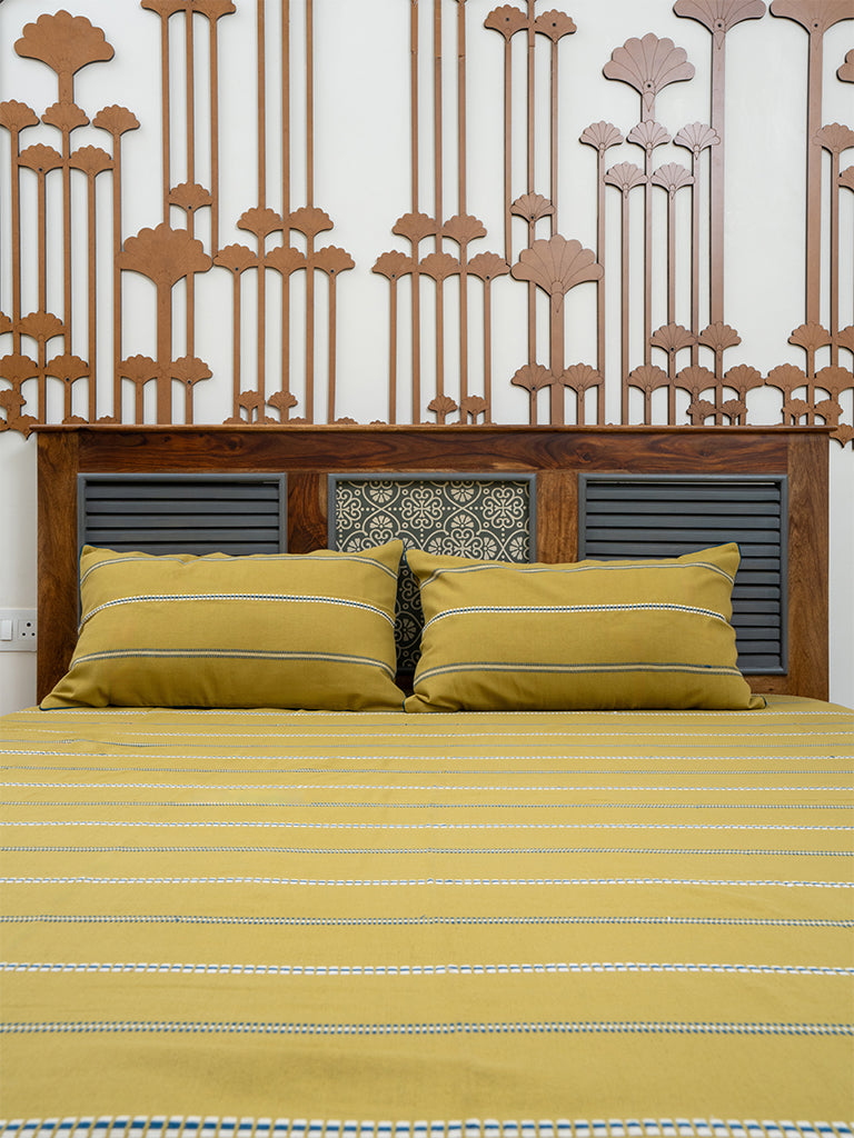 Age-Old Bhujodi Weave Bedsheet Set