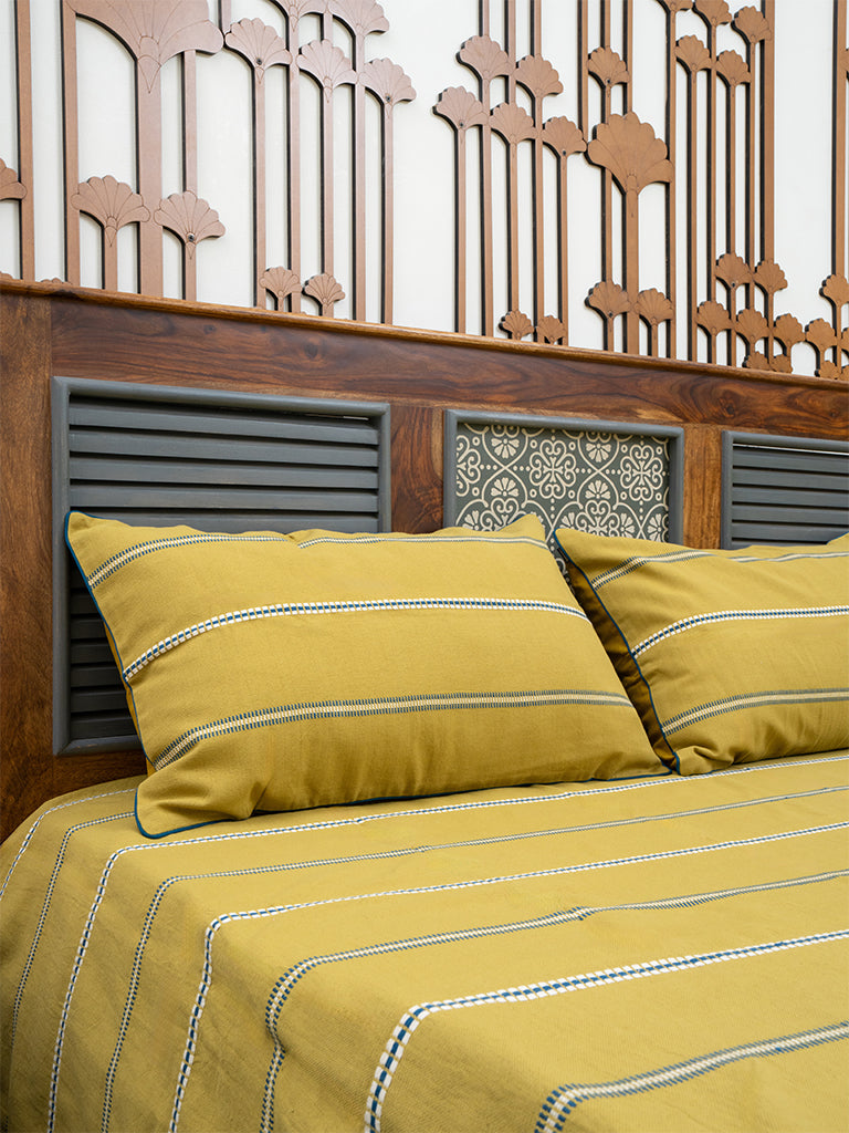 Age-Old Bhujodi Weave Bedsheet Set