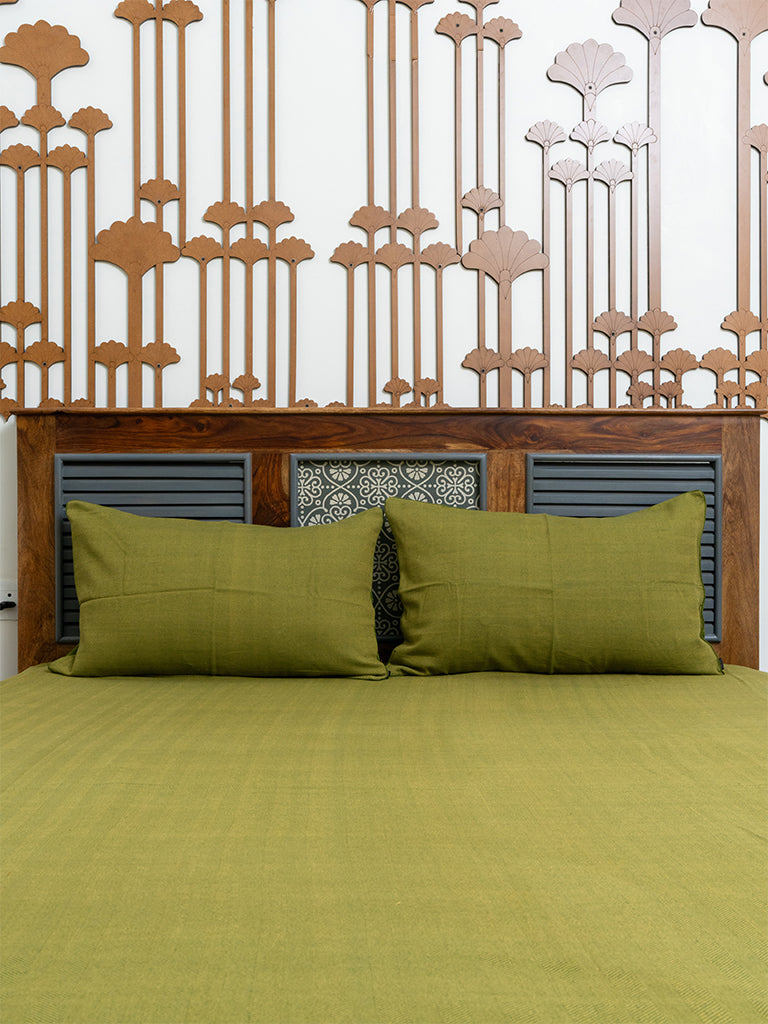 Subtle Elegance Bedsheet With Pillow Cover