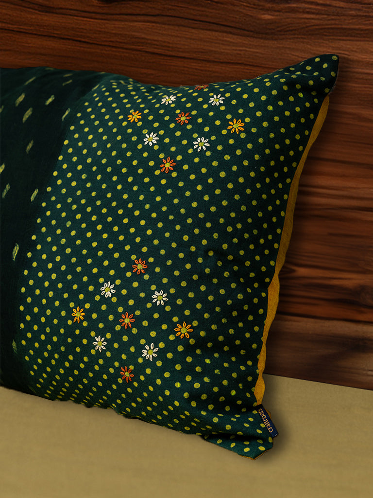Daisy Dots Pillow Cover