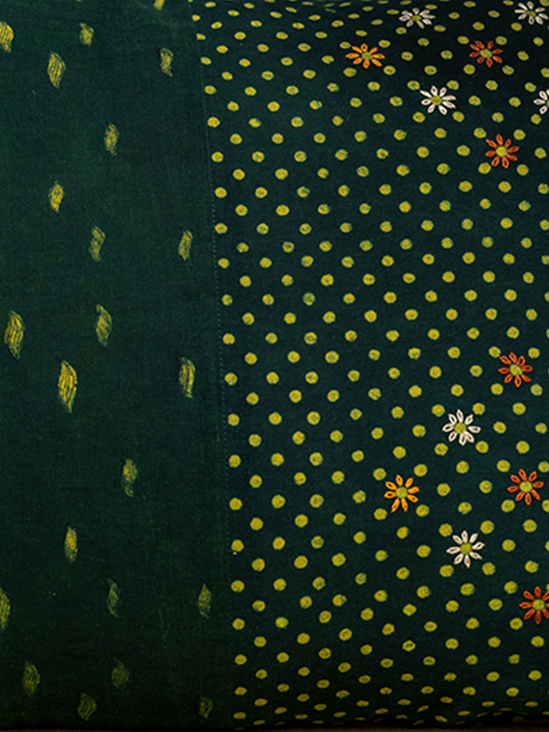 Daisy Dots Pillow Cover
