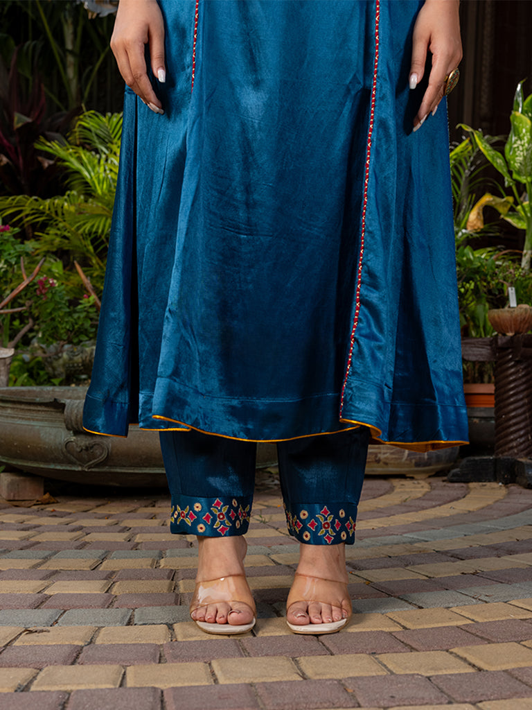 Mashru Kurta Set With Aari Work