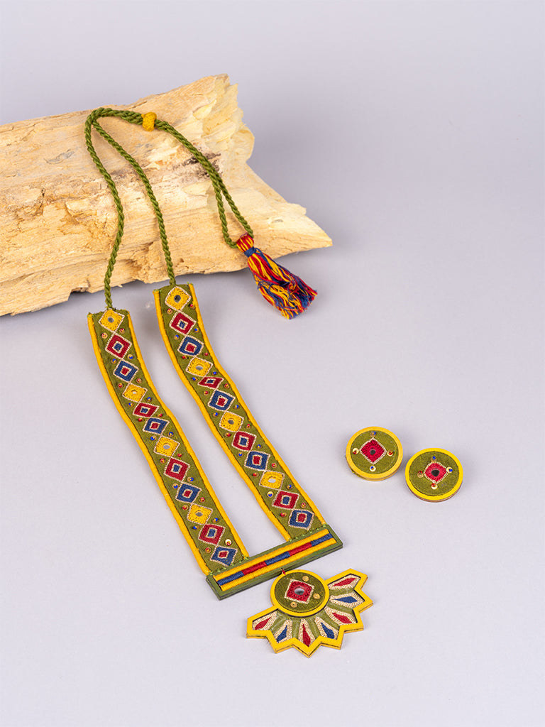 Flower Bloom Necklace Set