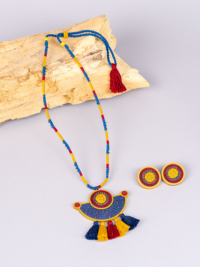 Half Moon Thread Necklace Set
