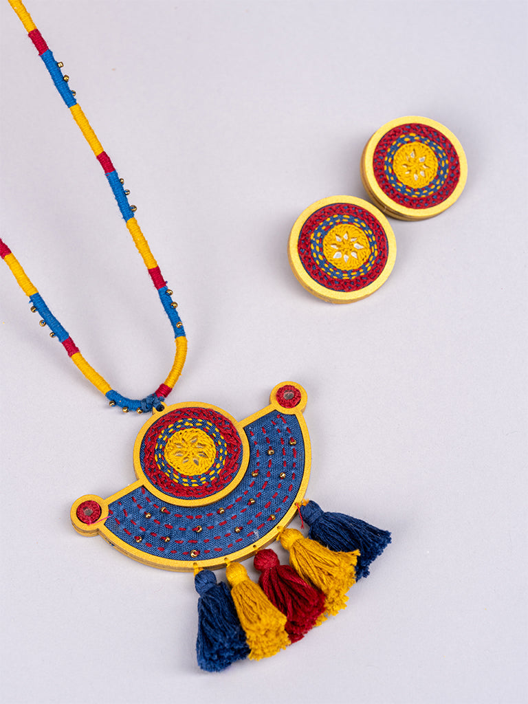 Half Moon Thread Necklace Set