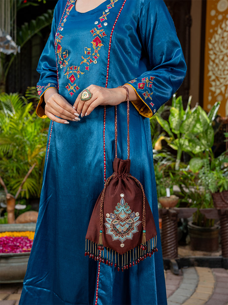 Pentagonal With Sujni Hanging Potli