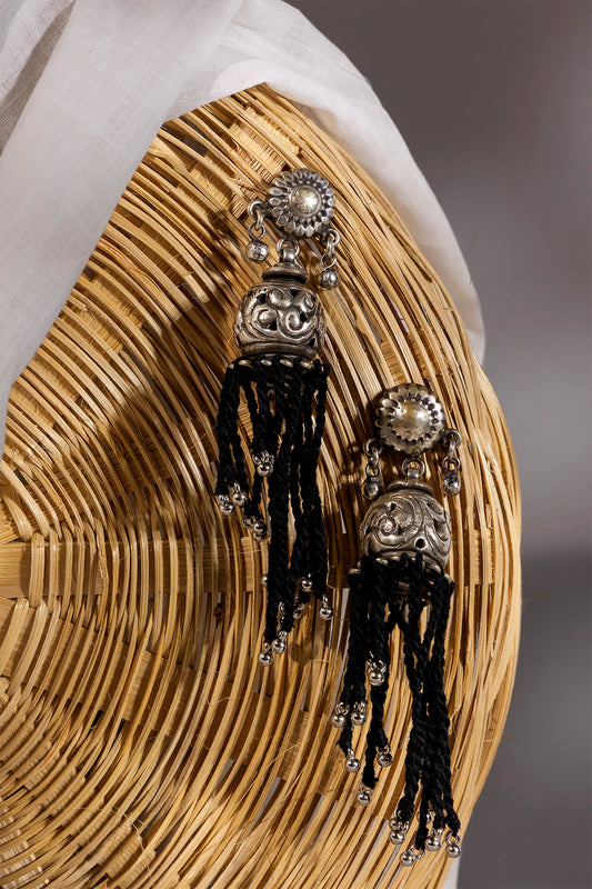 Black Twisted Thred Jumki