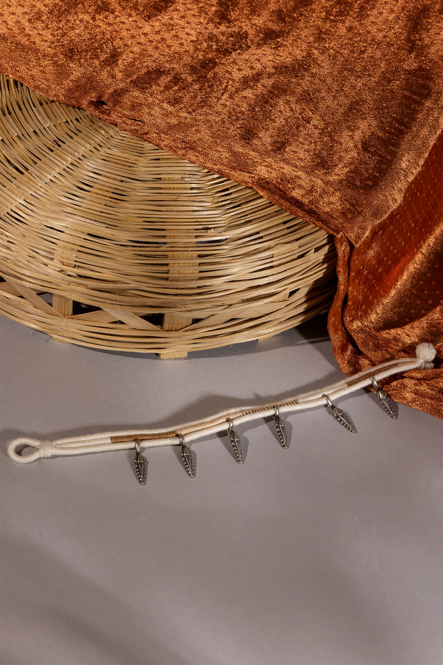 Ivory Oxidised Leaf Anklet