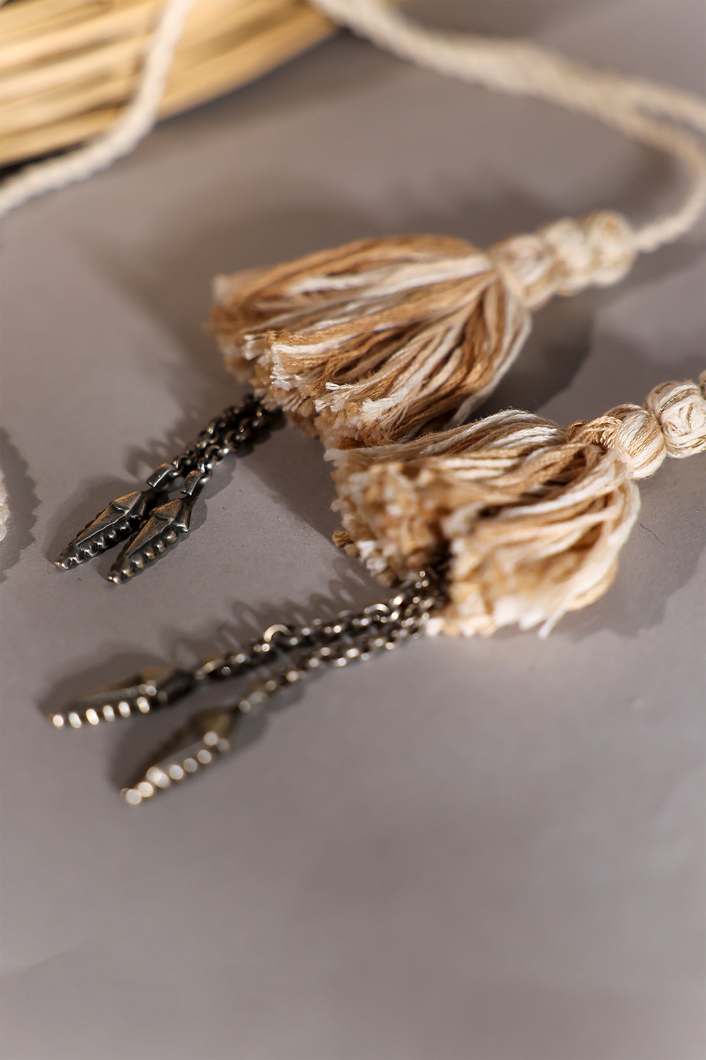 Ivory Thread Ball Leaf Choker