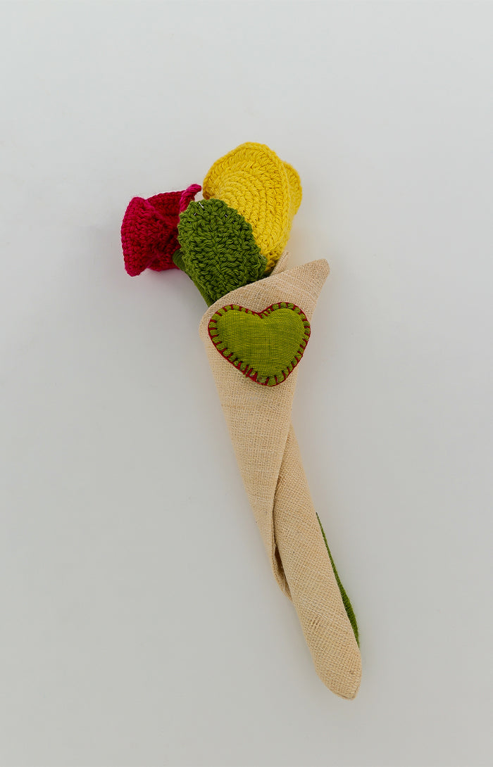 Classic Crochet Bouquet With Heart PIN