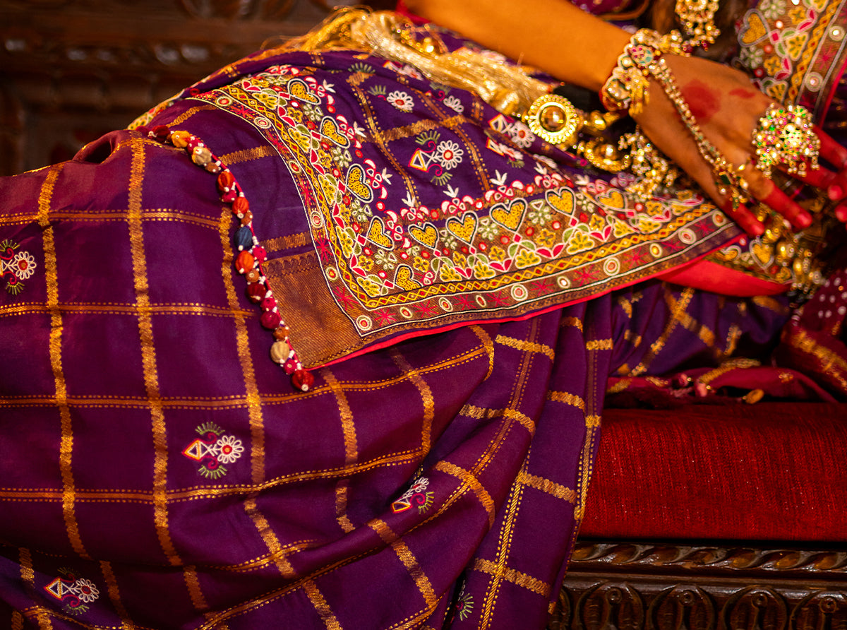 EMERALD, WOVEN IN HERITAGE