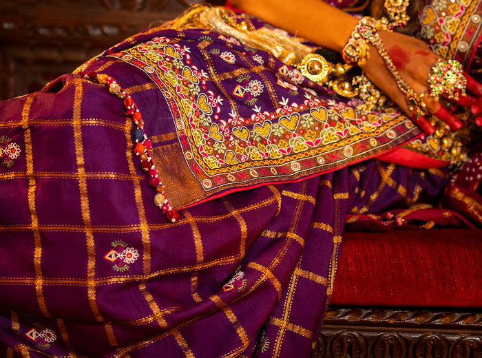 EMERALD, WOVEN IN HERITAGE