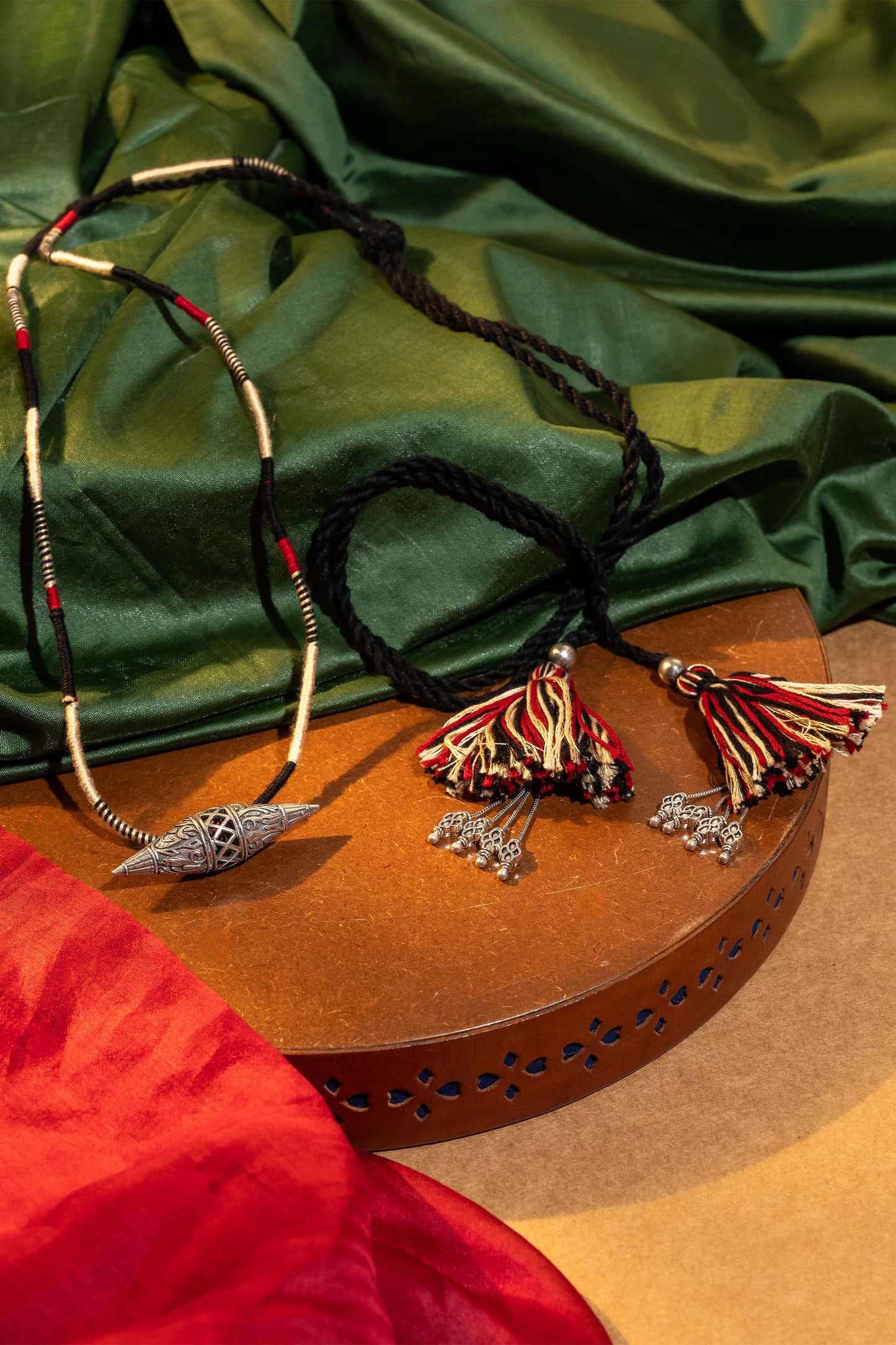 Black Madaliyu Pendant