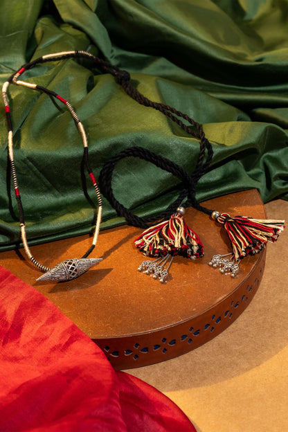 Black Madaliyu Pendant
