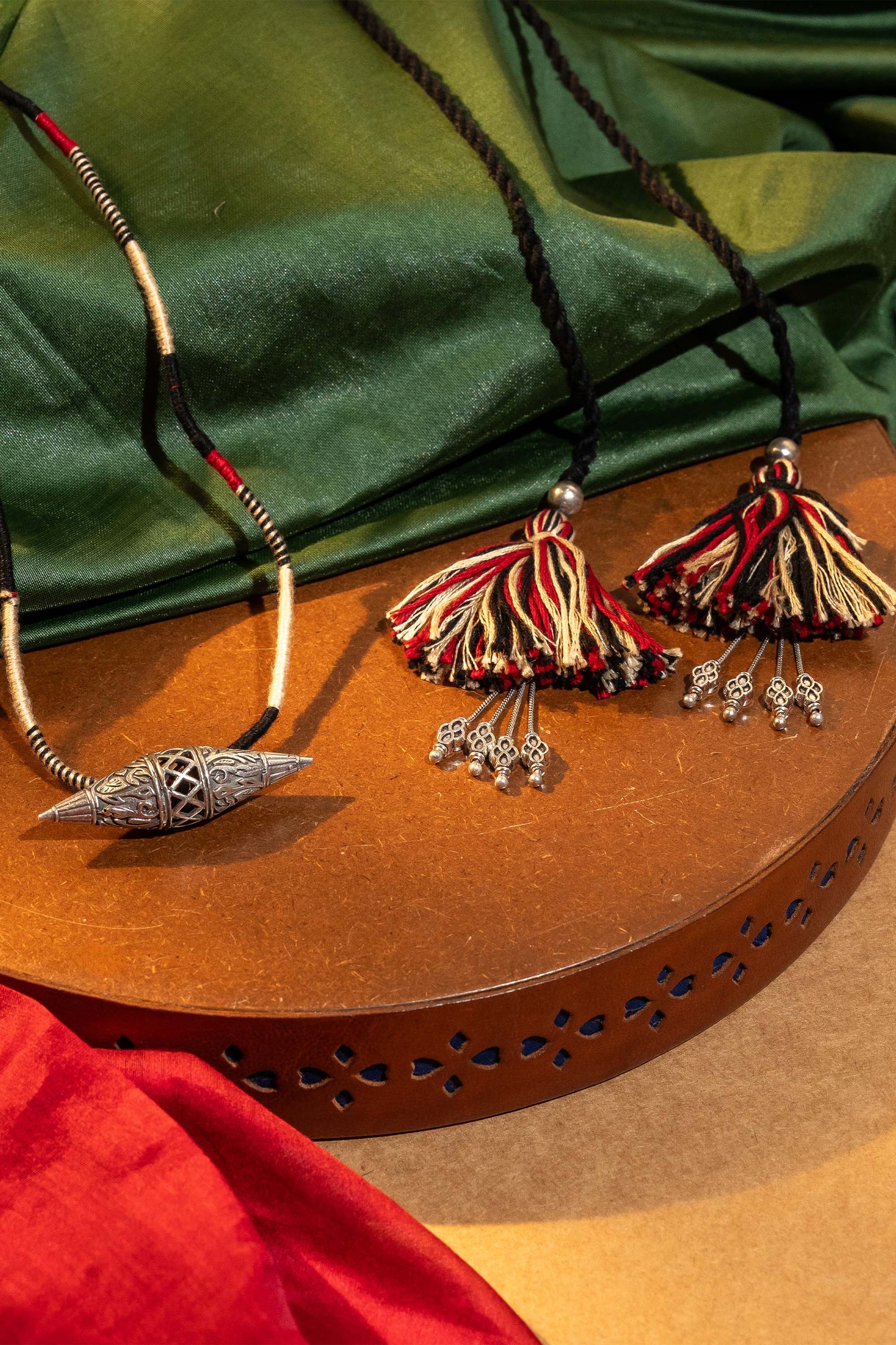 Black Madaliyu Pendant