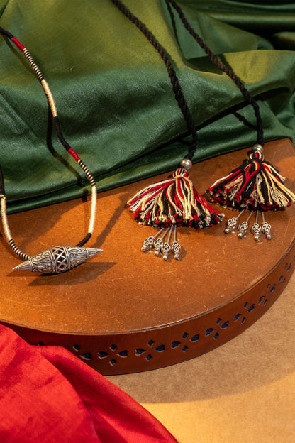 Black Madaliyu Pendant
