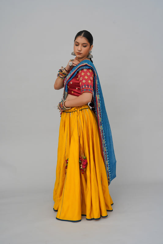 Yellow Slub Silk Chanderi Lehenga – Classic Navratri Chaniya