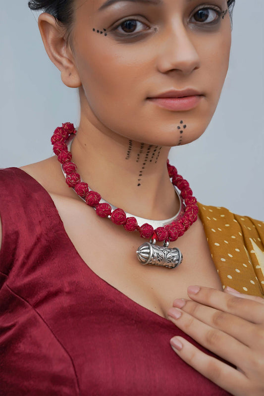 Red Thread Ball Hasli Choker