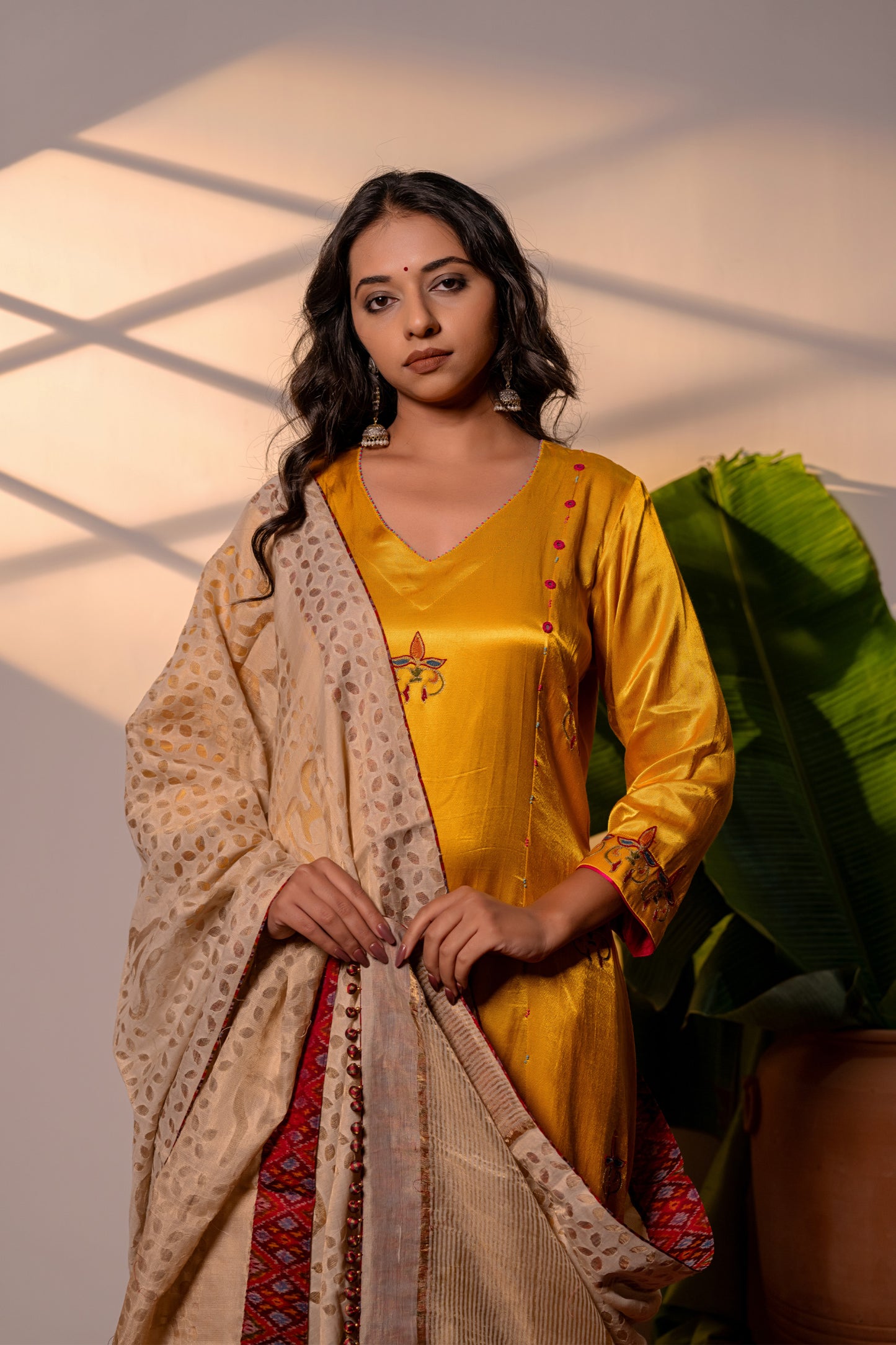 Ivory Tissue Hand-Cut Applique Festive Dupatta