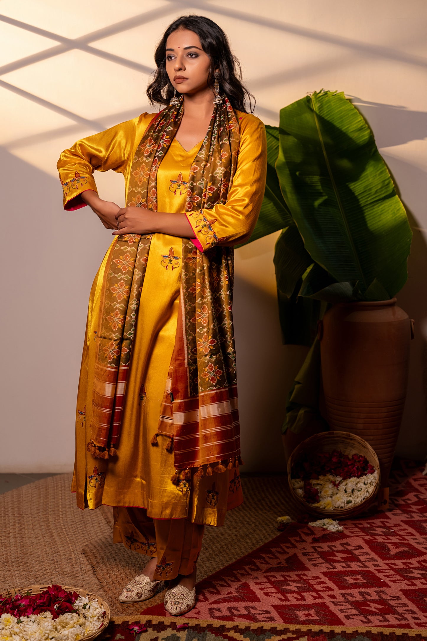 Handwoven Rust Patola Silk Stole – Artisanal Heritage Design
