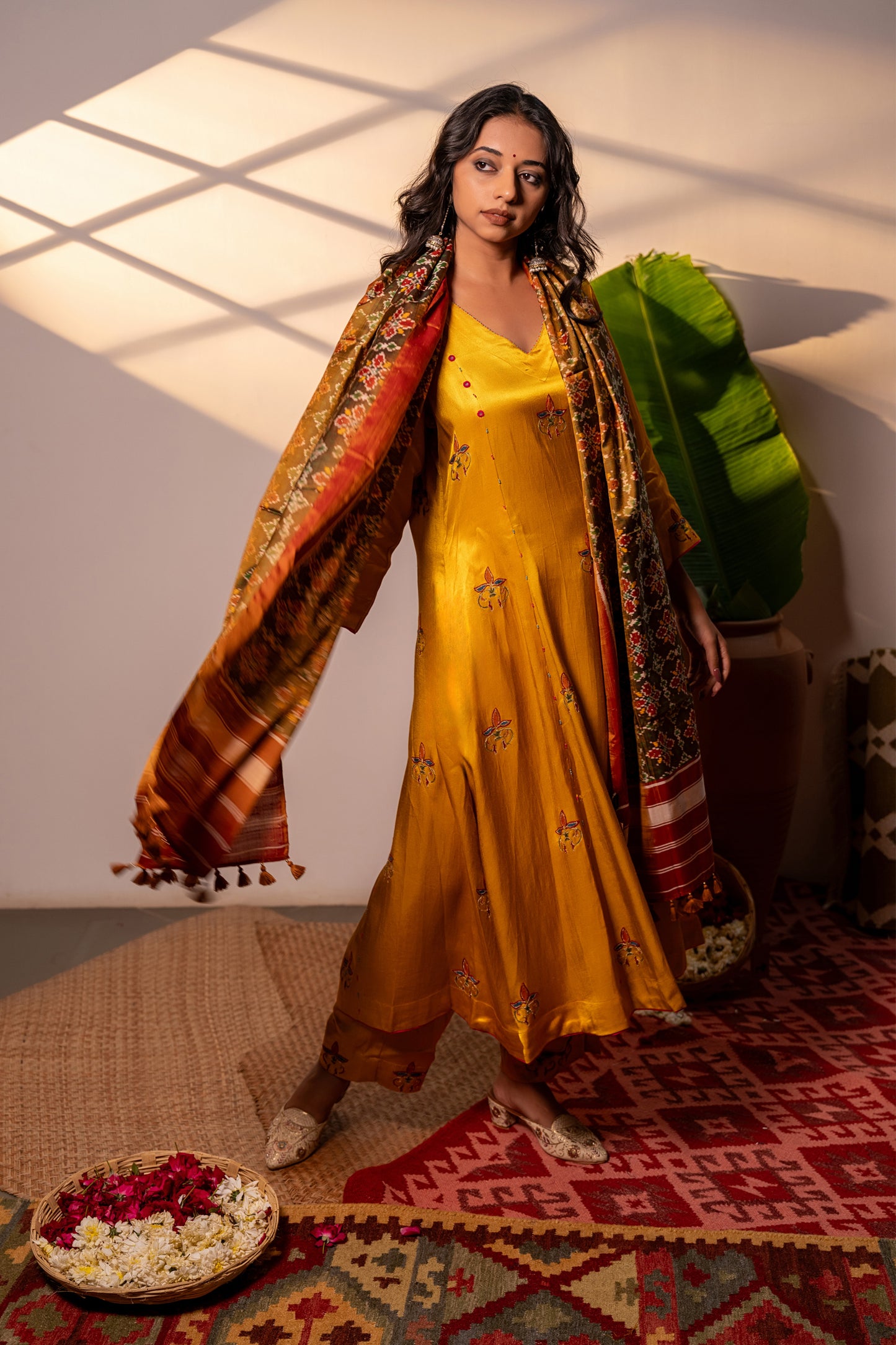 Handwoven Rust Patola Silk Stole – Artisanal Heritage Design
