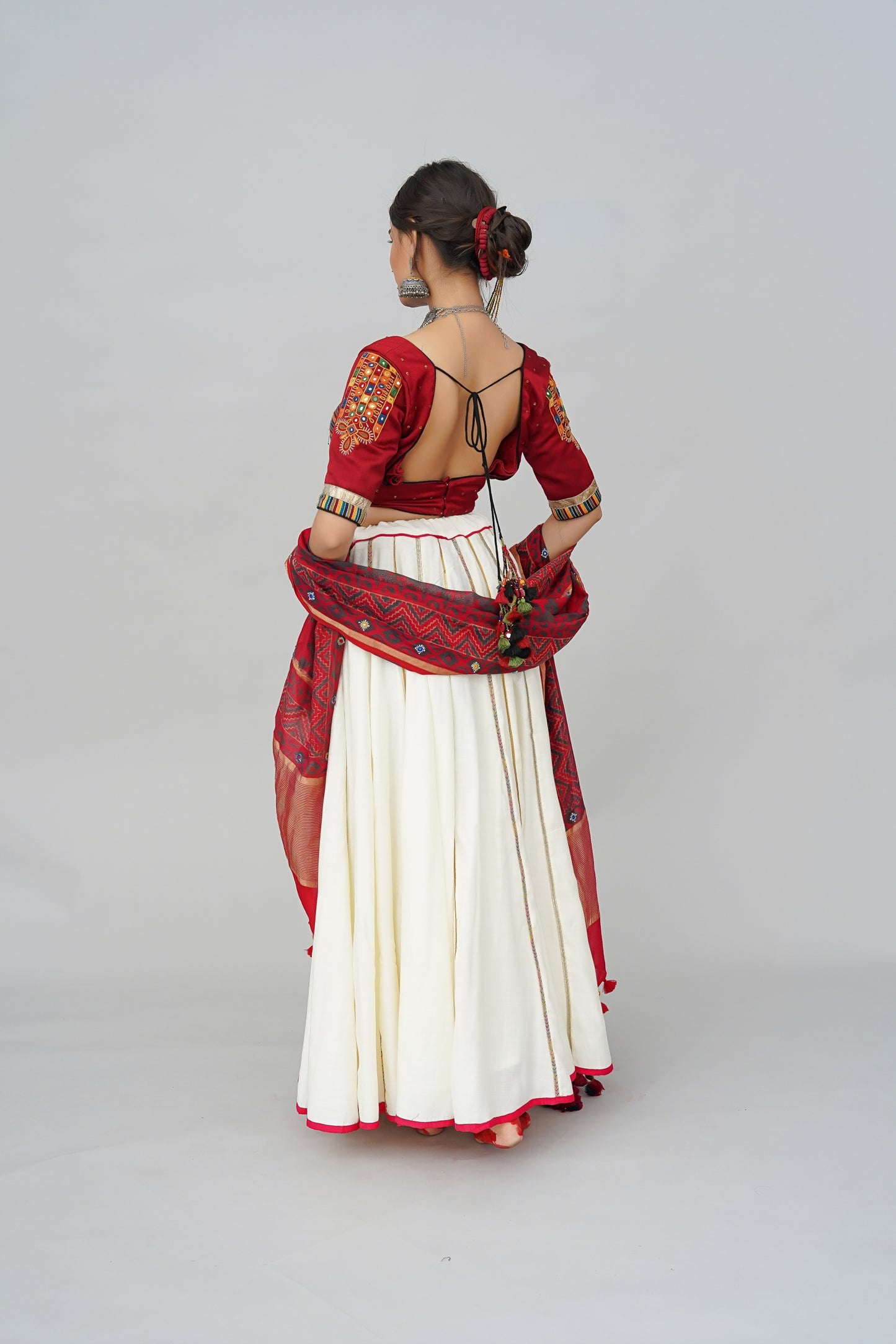 White Slub Silk Chanderi Lehenga – Navratri Chaniya