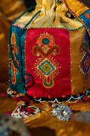 Applique Aahir Hexagon Potli