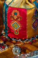 Applique Aahir Hexagon Potli