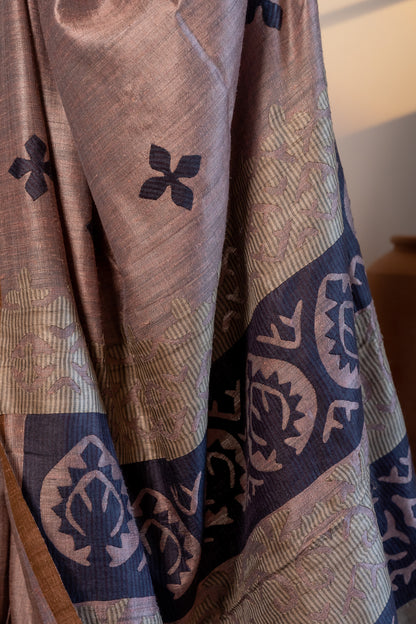 Handcrafted Lavender Tussar Silk Saree – Artisanal Appliqué Elegance