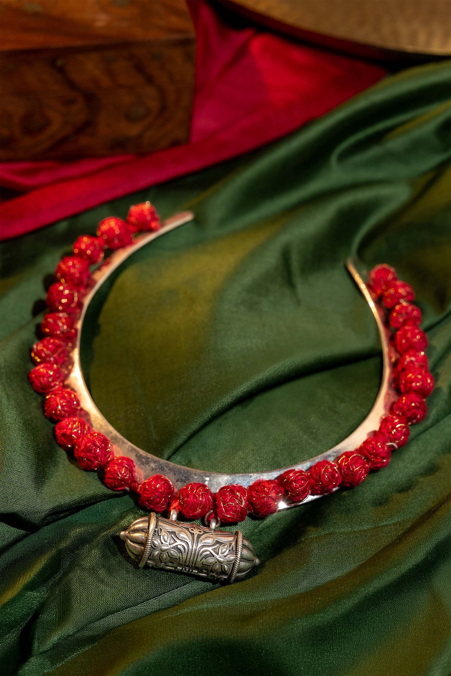 Red Thread Ball Hasli Choker