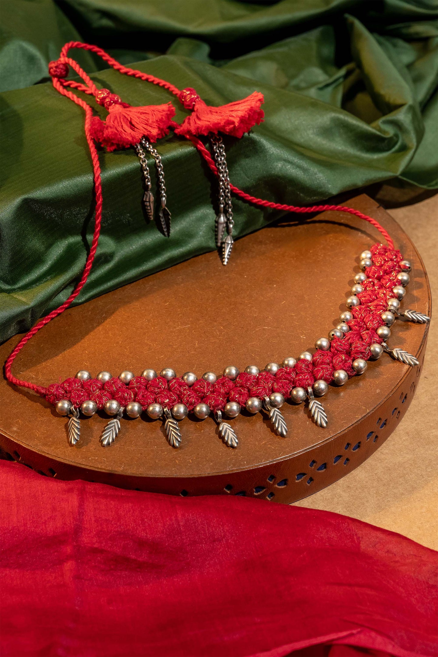 Red Thread Ball Leaf Choker
