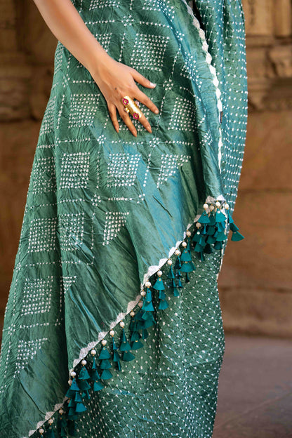 Bandhej Rama Green Saree
