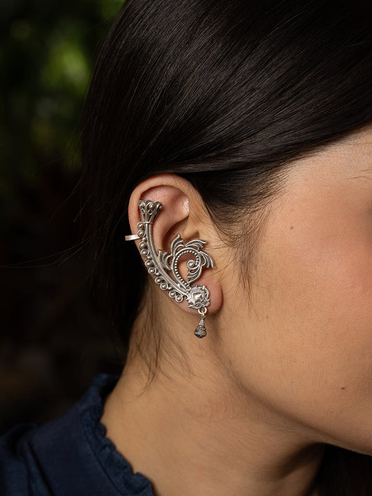 Oxidised Leaf Earcuff